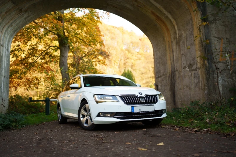 Skoda Superb 2.0 TDI L&K, снимка 1 - Автомобили и джипове - 48418758