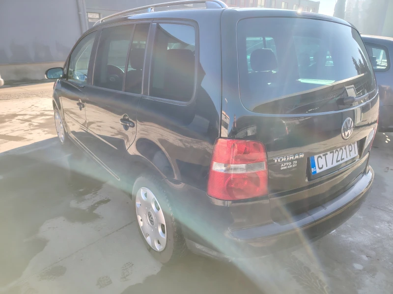 VW Touran, снимка 2 - Автомобили и джипове - 48813138