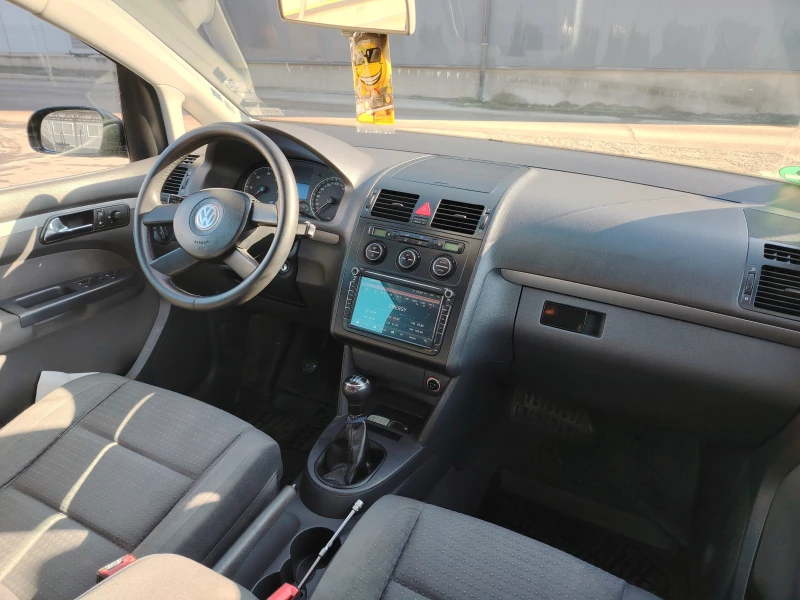 VW Touran, снимка 7 - Автомобили и джипове - 48813138