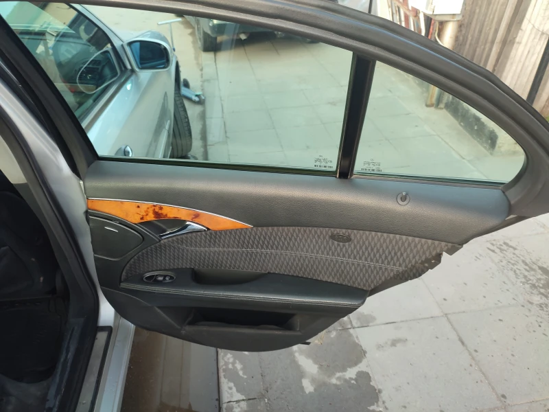 Mercedes-Benz E 270, снимка 14 - Автомобили и джипове - 52280338