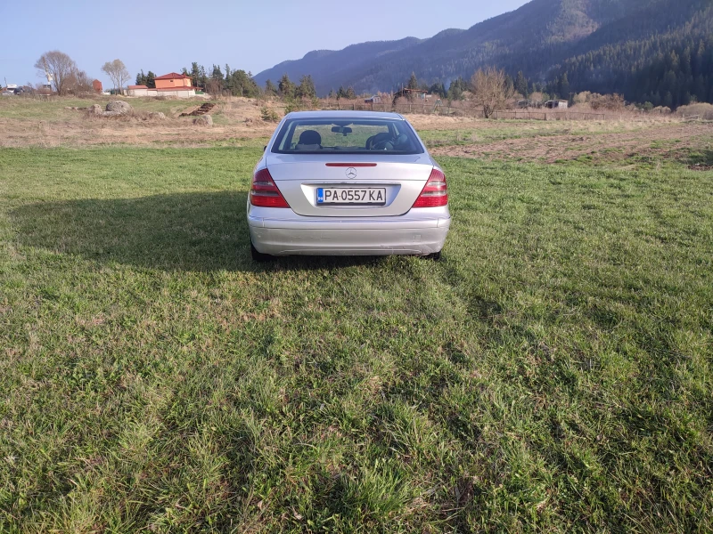 Mercedes-Benz E 270, снимка 9 - Автомобили и джипове - 52280338