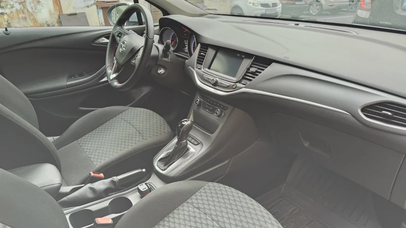 Opel Astra 1.4 Turbo , снимка 8 - Автомобили и джипове - 52353118