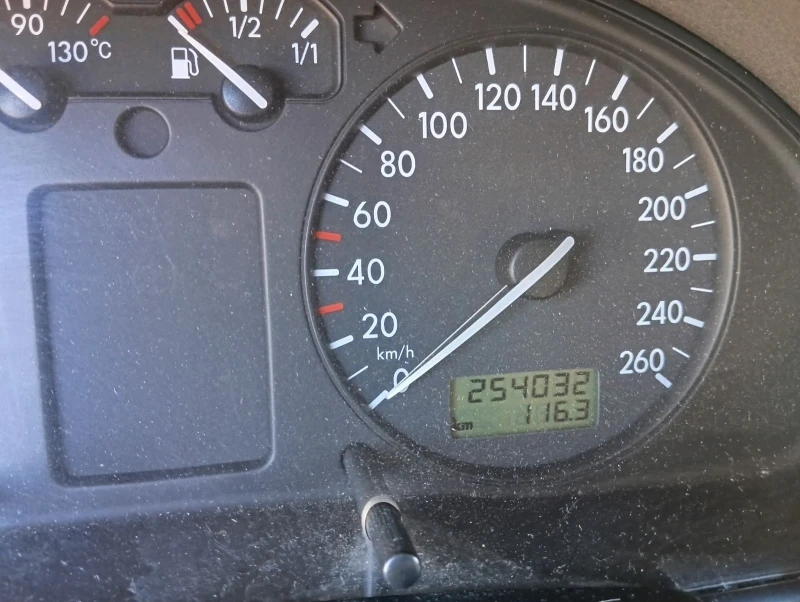 VW Passat 1.8, снимка 9 - Автомобили и джипове - 52416365