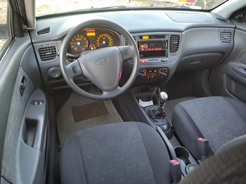 Kia Rio 1.4iKLIMA, ESKLUZIV, снимка 6 - Автомобили и джипове - 53482290