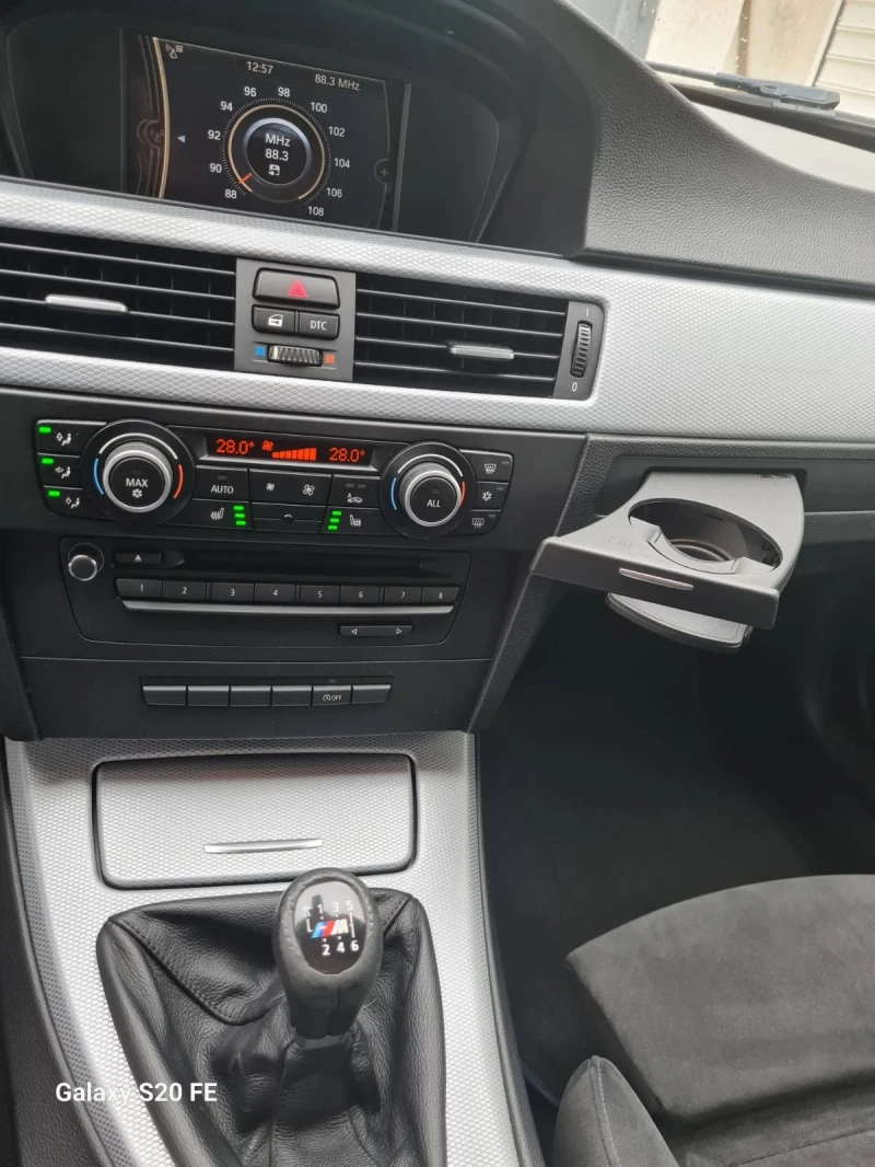 BMW 320 D Face! M пакет! Германия!, снимка 9 - Автомобили и джипове - 53489023