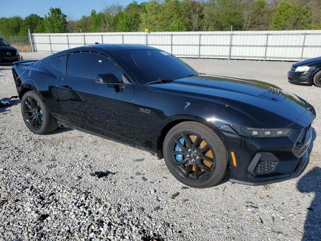 Ford Mustang 5.0L 8 Rear-wheel drive - изображение 8