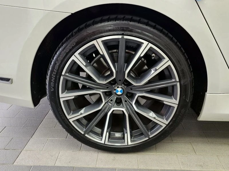 BMW 740 3.0 380 hp Automatic, снимка 5 - Автомобили и джипове - 55479182