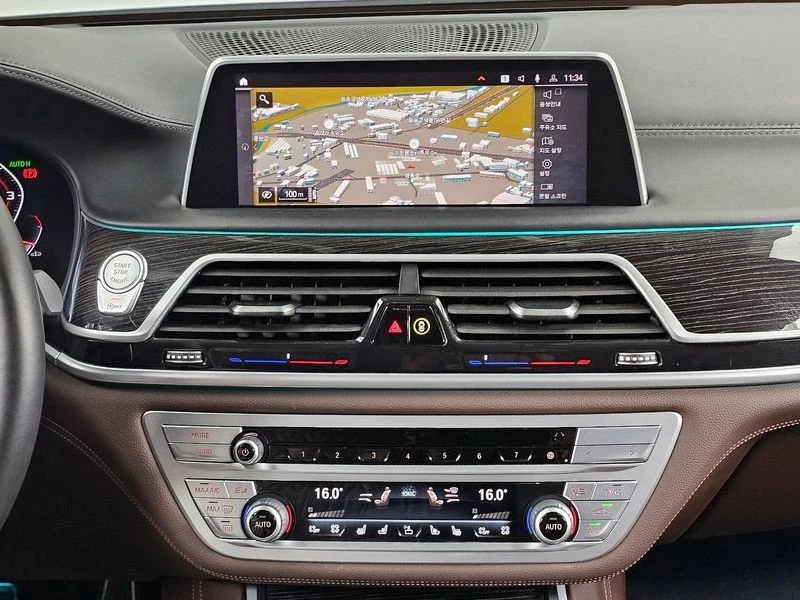 BMW 740 3.0 380 hp Automatic, снимка 14 - Автомобили и джипове - 55479182