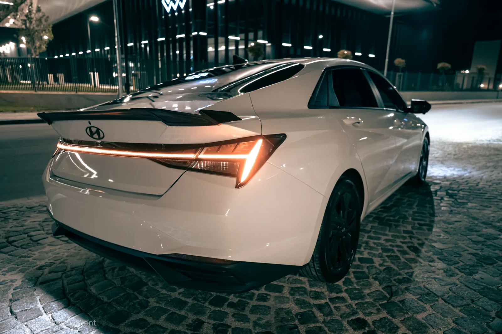 Hyundai Elantra 2.0 / Preferred + Tech & Sun /  | Mobile.bg — изображение 1