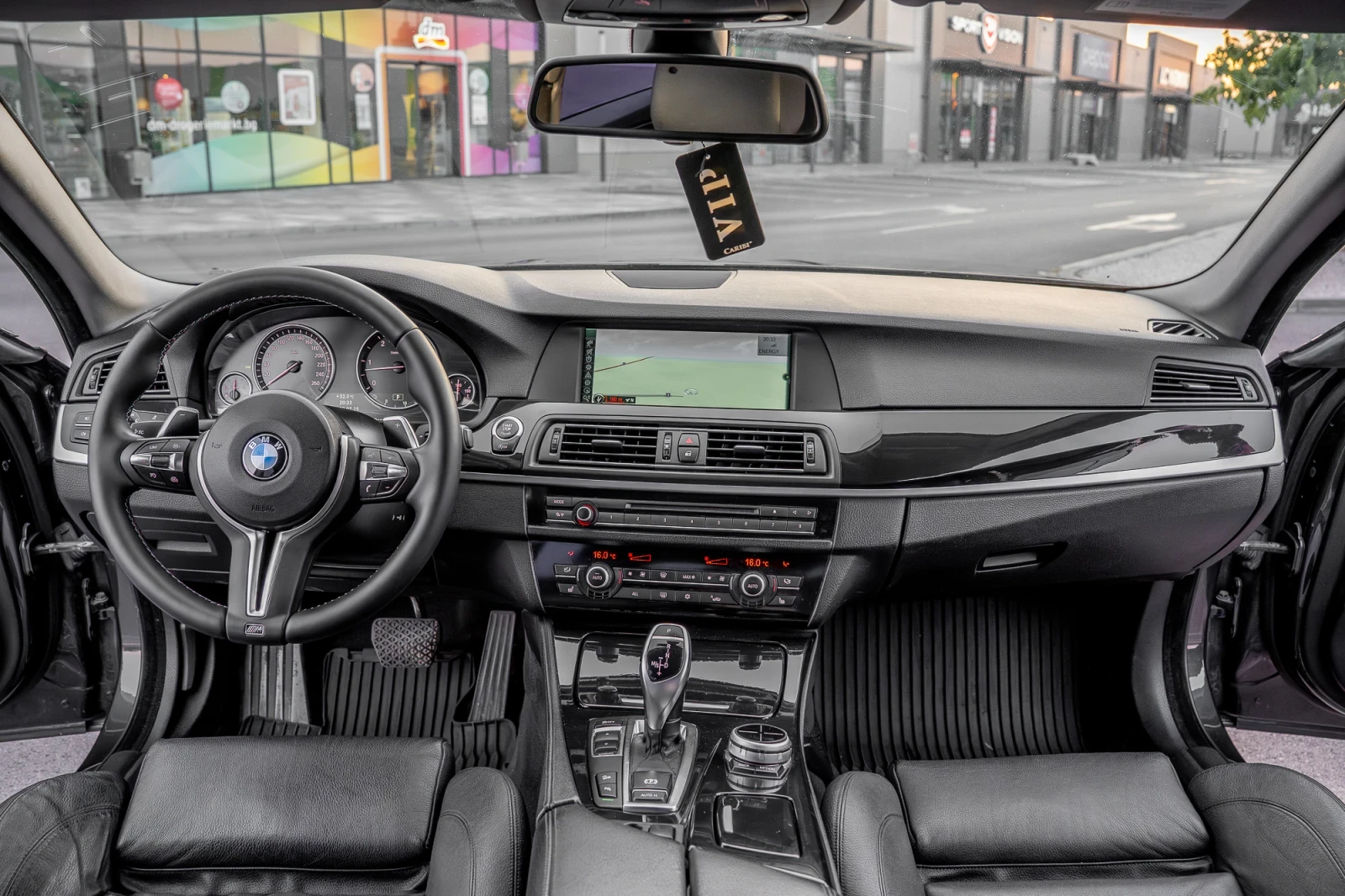 BMW 530 D X-DRIVE* СМЕНЕНИ ВЕРИГИ* М-ПАКЕТ - изображение 8