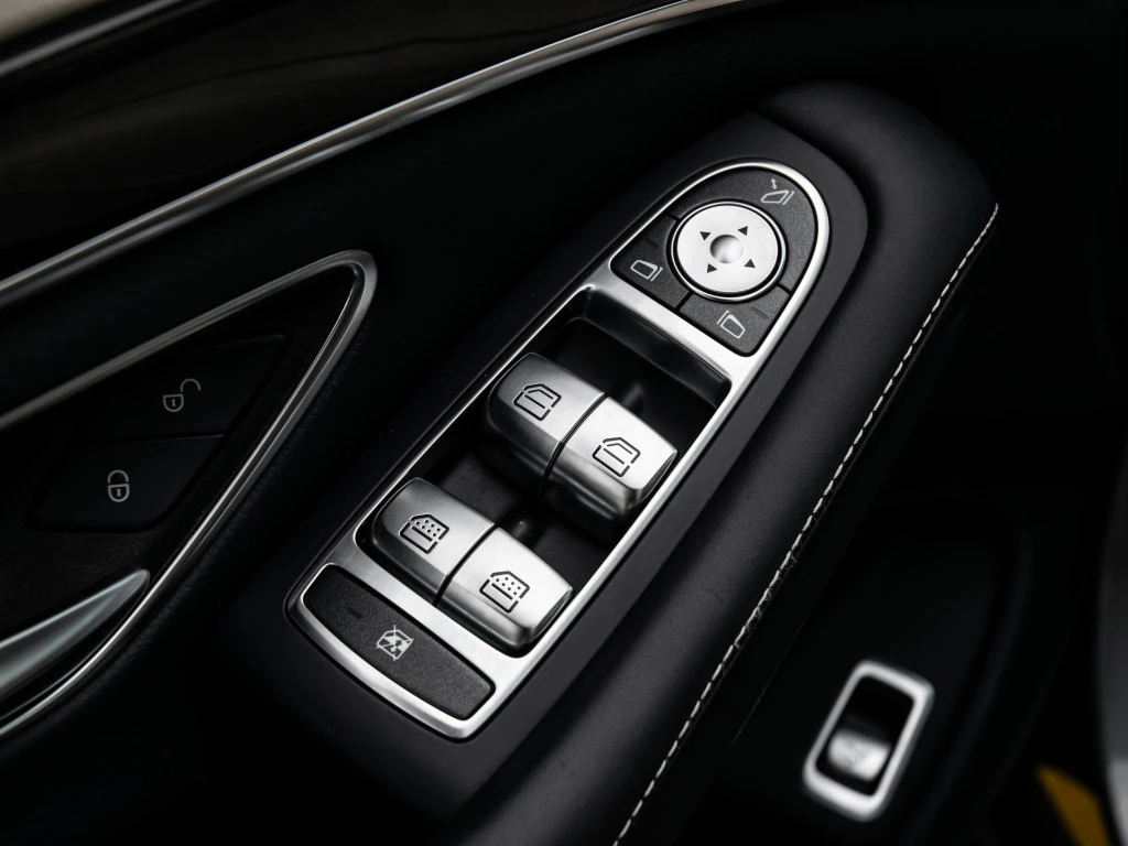 Mercedes-Benz S 560 4Matic / BURMESTER / HUD / 360 / PANO - изображение 6