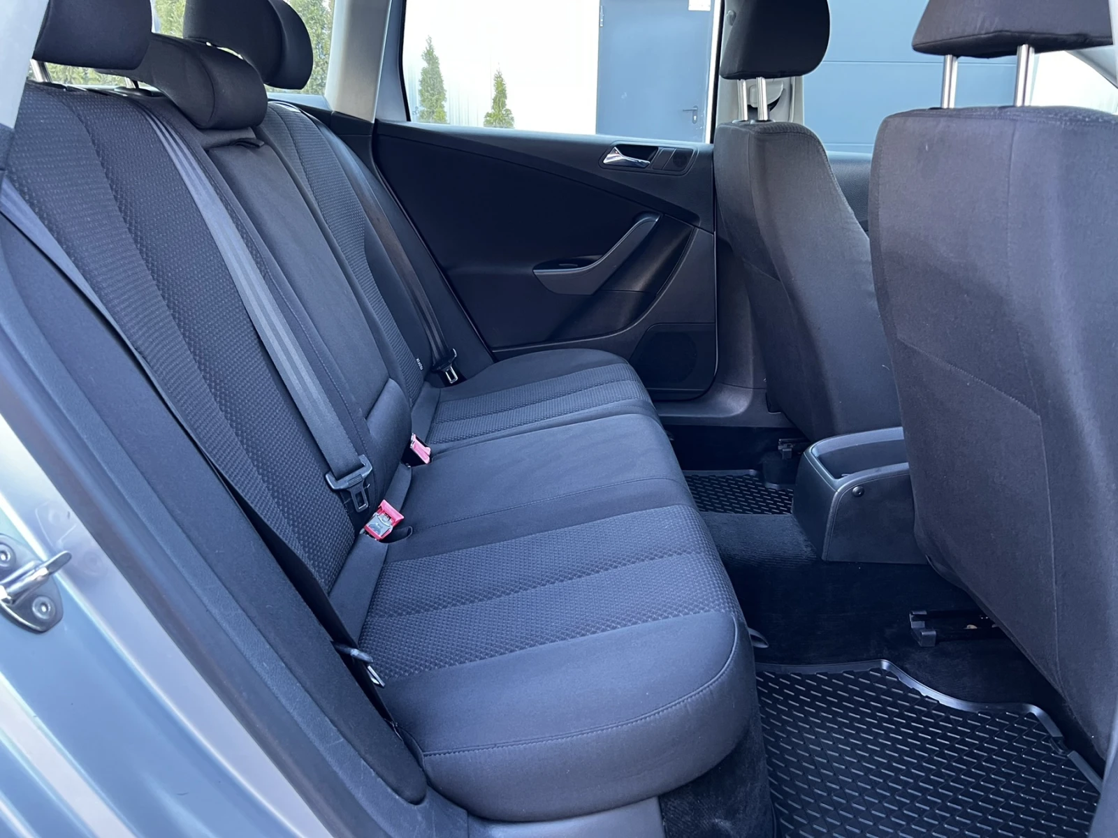 VW Passat 2.0 TDI, снимка 11 - Автомобили и джипове - 54286993