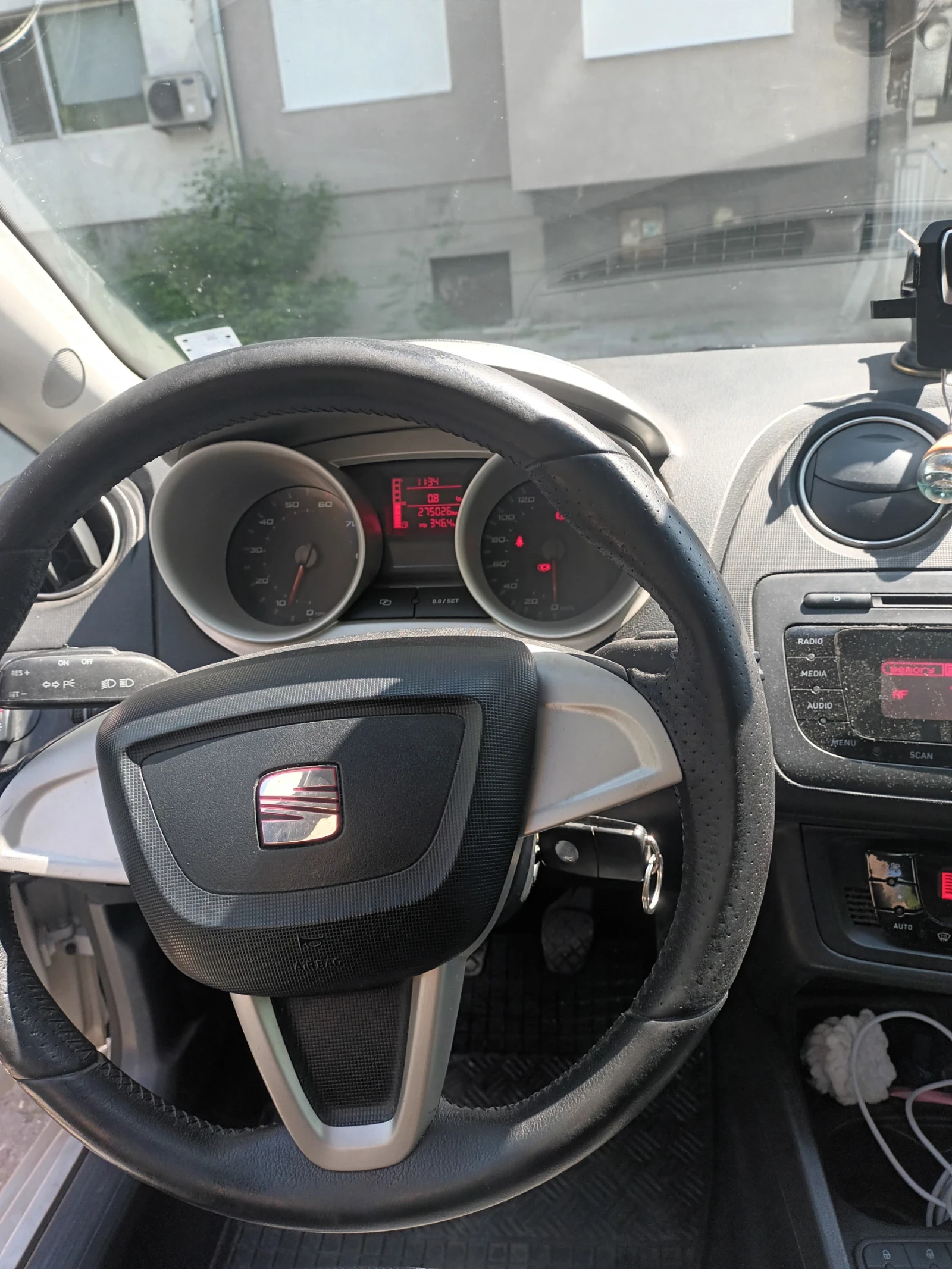 Seat Ibiza, снимка 7 - Автомобили и джипове - 54340479