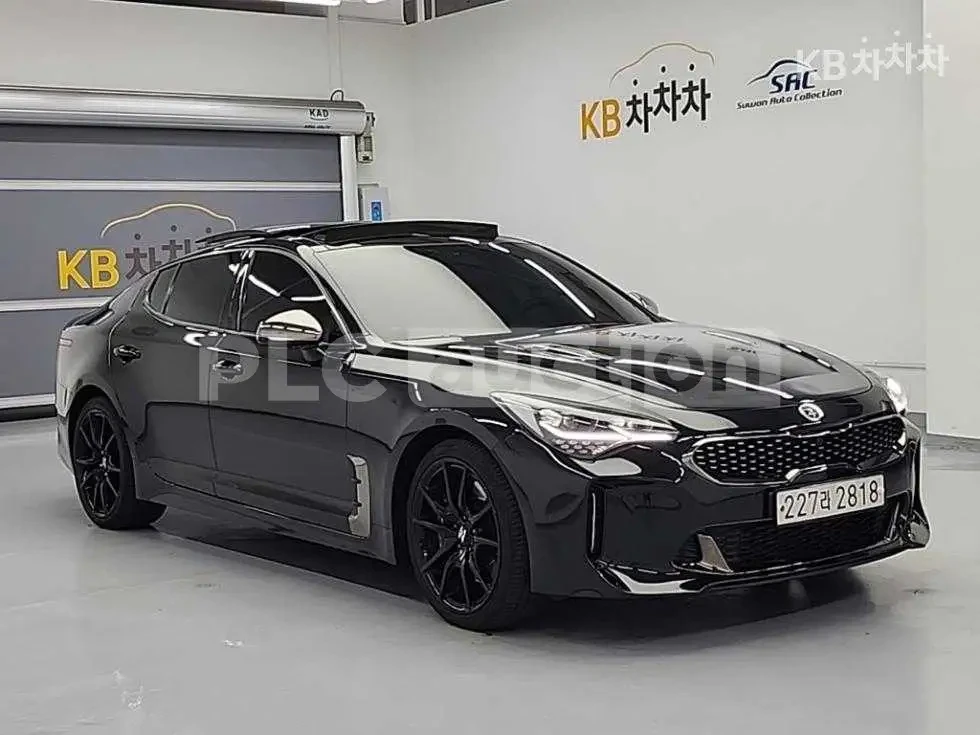 Kia Stinger 3.3 GT| 360| ОБДУХ| ПАНО| ВКЛ.ТЕХНОТЕСТ, снимка 3 - Автомобили и джипове - 54865436