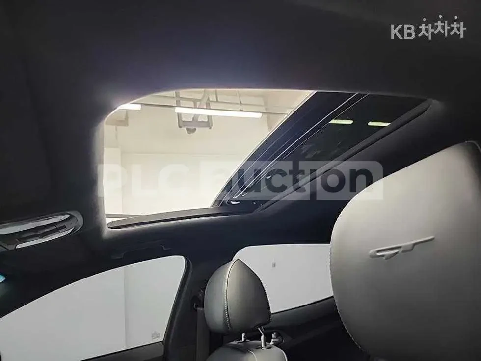 Kia Stinger 3.3 GT| 360| ОБДУХ| ПАНО| ВКЛ.ТЕХНОТЕСТ, снимка 15 - Автомобили и джипове - 54865436