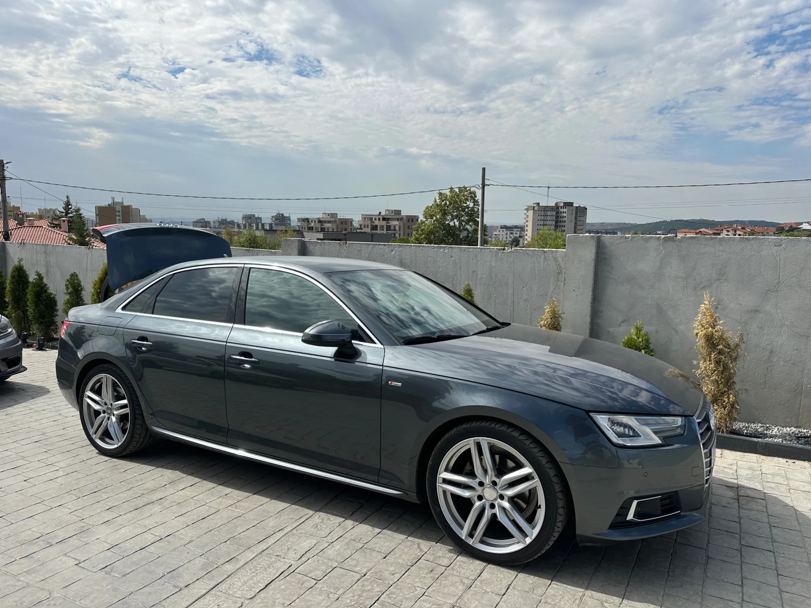 Audi A4 2.0 150кс