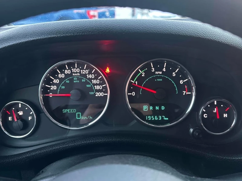 Jeep Wrangler * Sahara * CARFAX * БЕЗ ПЪРВОНАЧАЛНА ВНОСКА, снимка 8 - Автомобили и джипове - 52959407