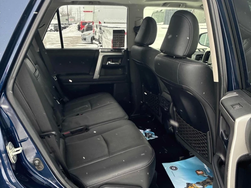 Toyota 4runner * 4WD * CARFAX * БЕЗ ПЪРВОНАЧАЛНА ВНОСКА, снимка 14 - Автомобили и джипове - 53215173