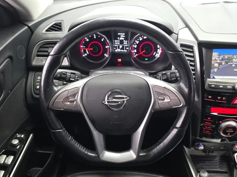 SsangYong Tivoli Diesel Lx 4Wd, снимка 13 - Автомобили и джипове - 55725121