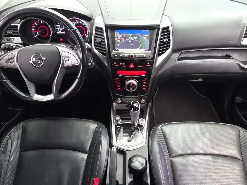 SsangYong Tivoli Diesel Lx 4Wd, снимка 7 - Автомобили и джипове - 55725121