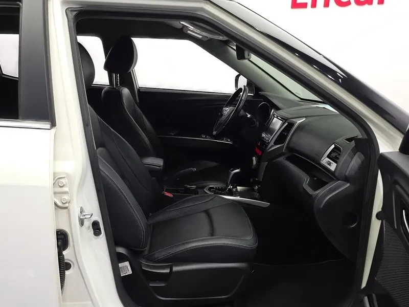 SsangYong Tivoli Diesel Lx 4Wd, снимка 11 - Автомобили и джипове - 55725121