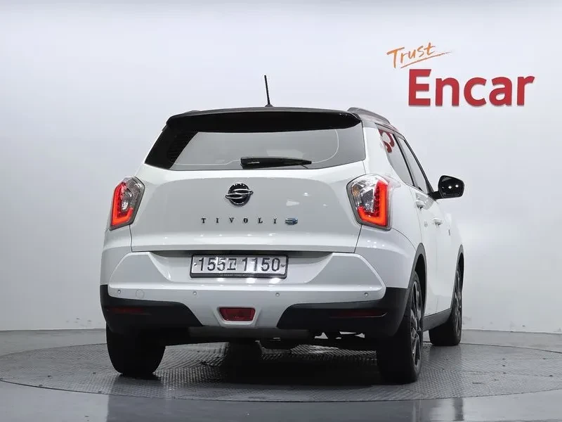 SsangYong Tivoli Diesel Lx 4Wd, снимка 4 - Автомобили и джипове - 55725121