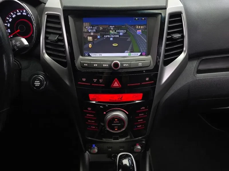 SsangYong Tivoli Diesel Lx 4Wd, снимка 15 - Автомобили и джипове - 55725121