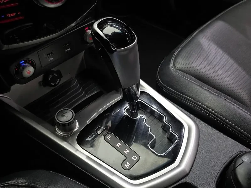 SsangYong Tivoli Diesel Lx 4Wd, снимка 9 - Автомобили и джипове - 55725121