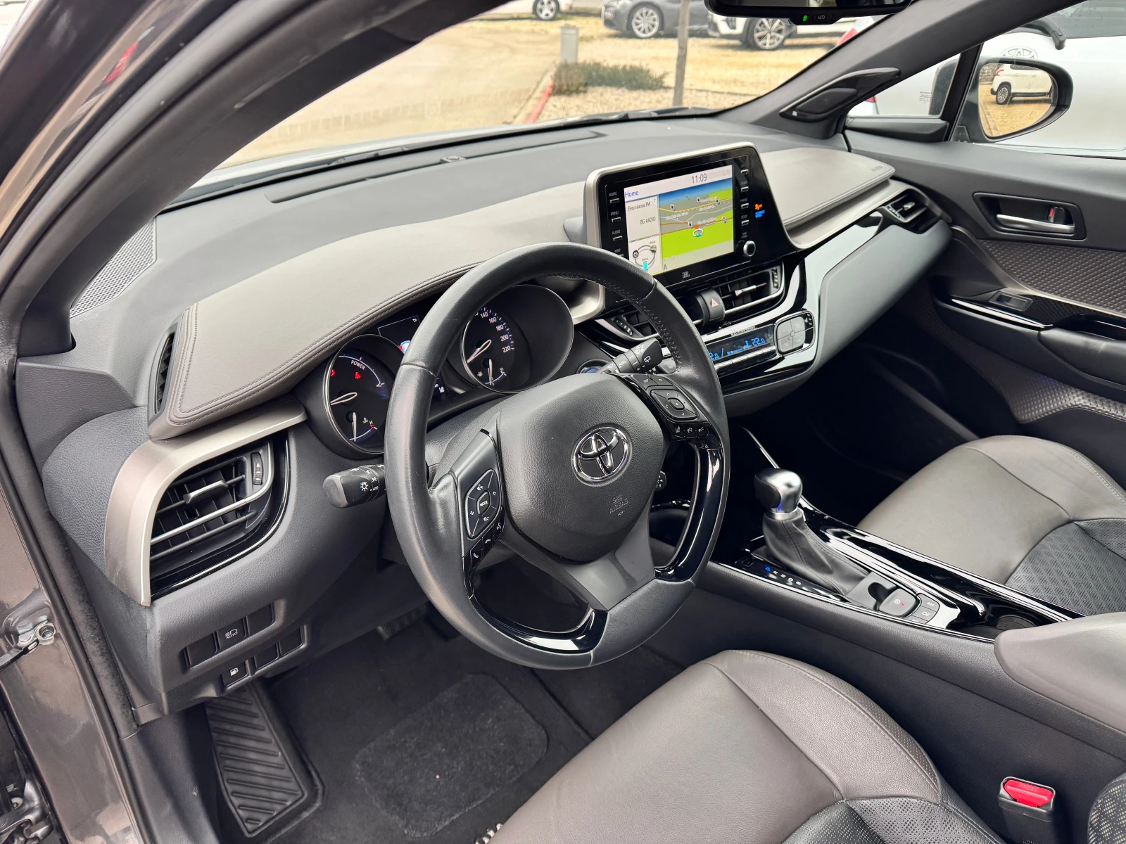 Toyota C-HR 1.8h 122к.с FACE Кожа JBL Luxury FULL Гаранция - изображение 7