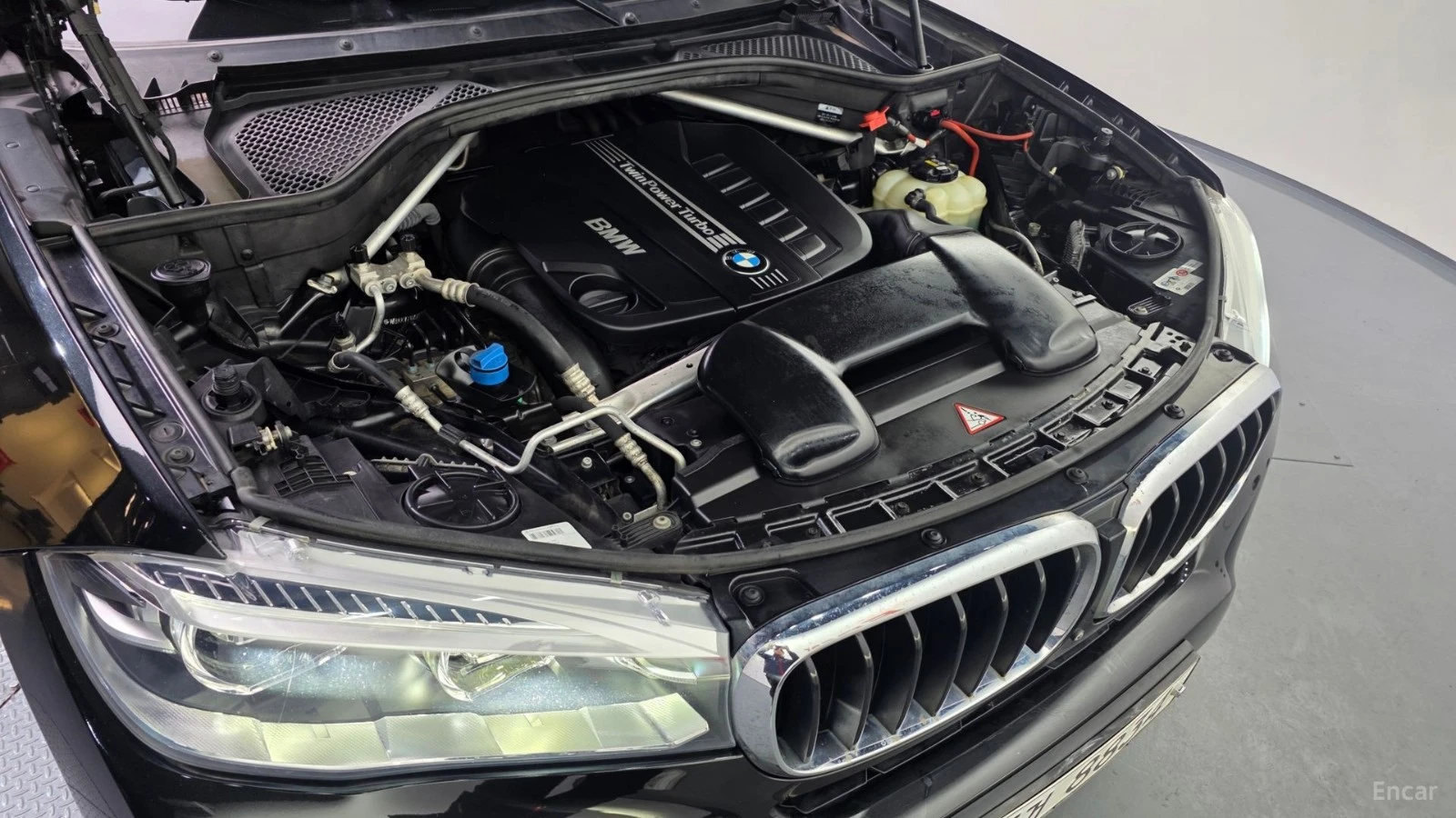 BMW X6 xDrive30d* КОЖА* ПОДГРЕВ* ПАНОРАМА* КАМЕРА* HUD* , снимка 5 - Автомобили и джипове - 55625585