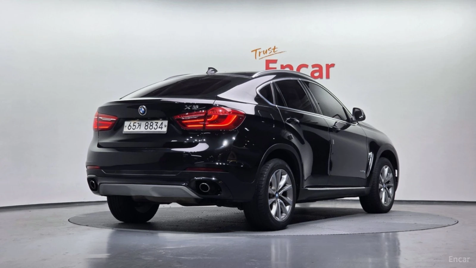 BMW X6 xDrive30d* КОЖА* ПОДГРЕВ* ПАНОРАМА* КАМЕРА* HUD* , снимка 2 - Автомобили и джипове - 55625585