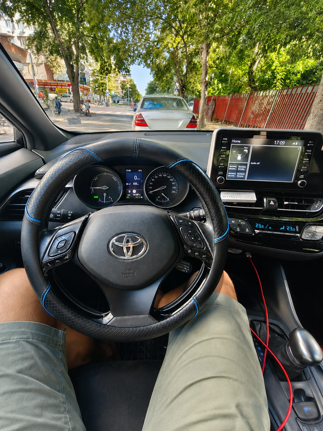 Toyota C-HR, снимка 4 - Автомобили и джипове - 55657235