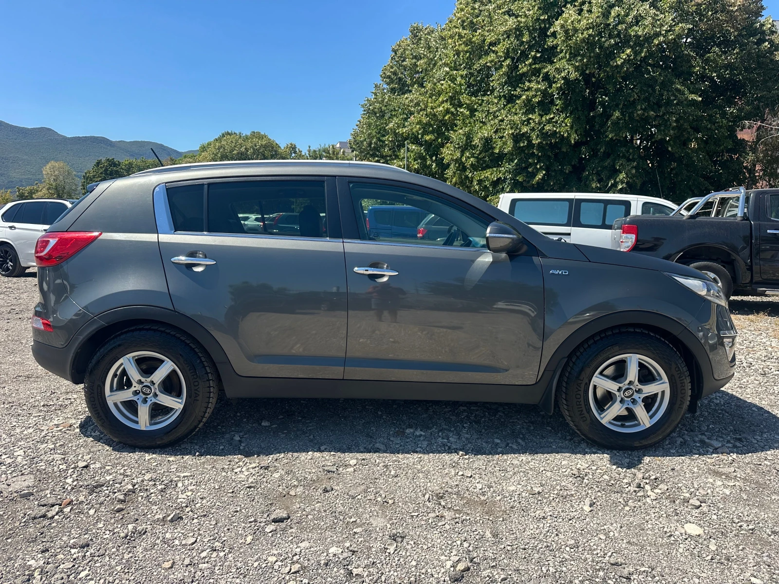 Kia Sportage 2, 0CRDI AUTOMAT NAVI FULLLL 4X4, снимка 2 - Автомобили и джипове - 55692616