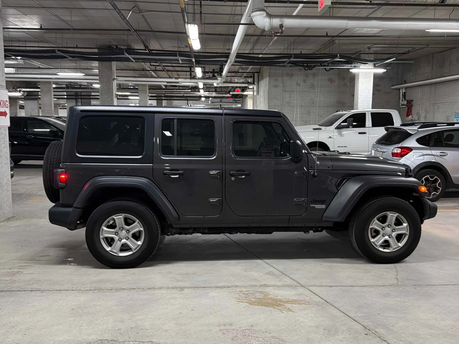 Jeep Wrangler Unlimited Sport | CARFAX | БЕЗ ИНЦИДЕНТИ , снимка 4 - Автомобили и джипове - 56143224