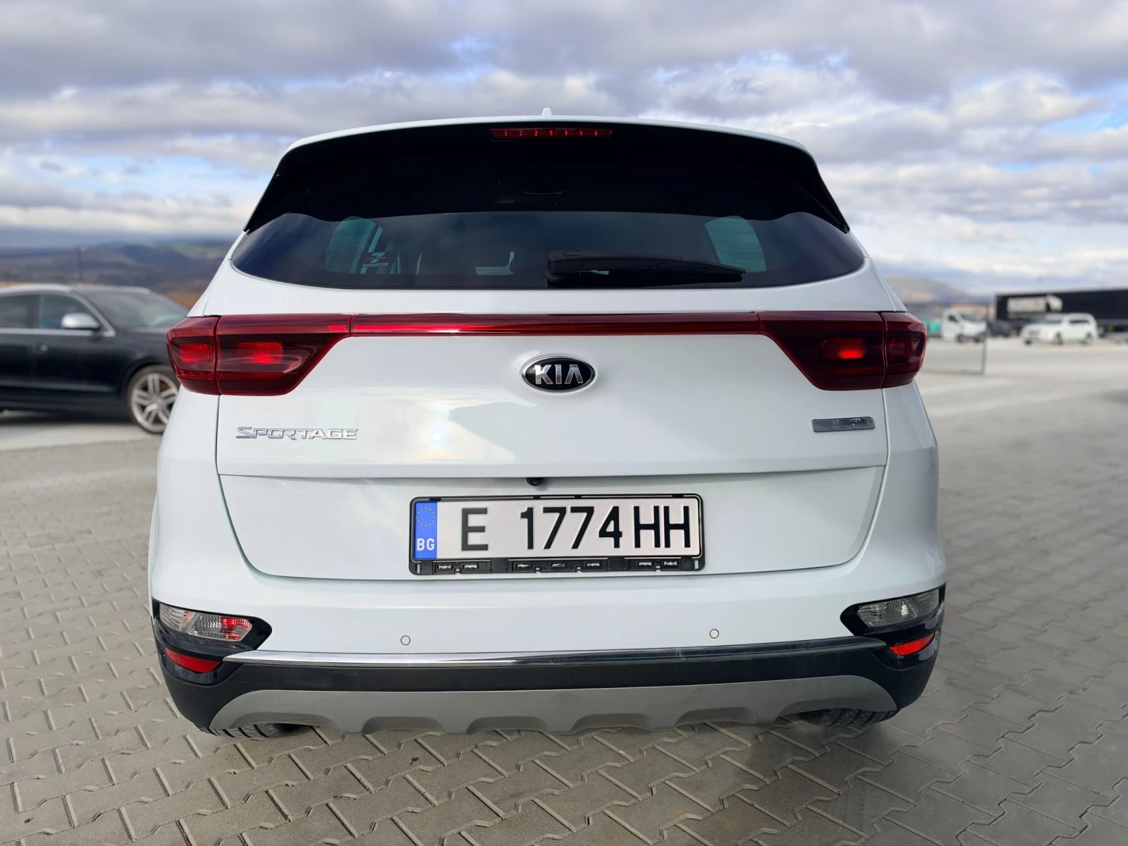 Kia Sportage, снимка 4 - Автомобили и джипове - 56725356