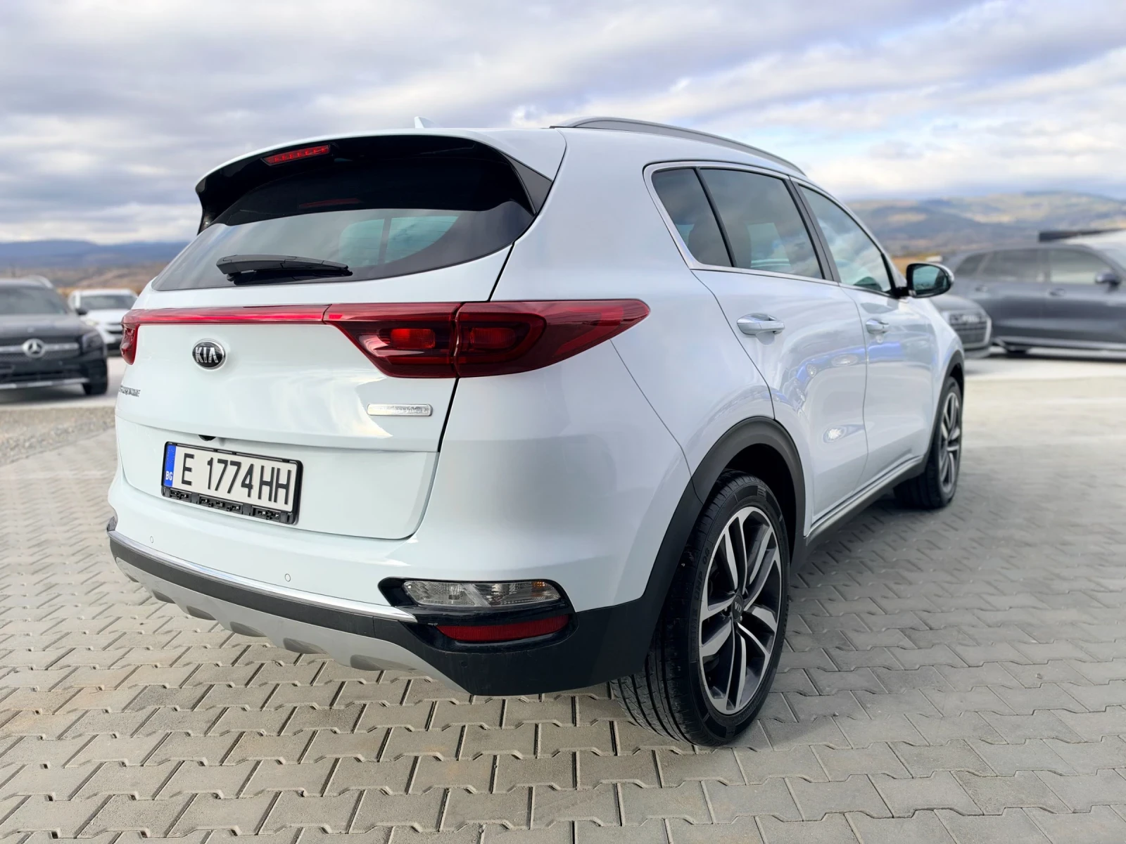 Kia Sportage, снимка 5 - Автомобили и джипове - 56725356