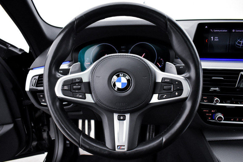 BMW 530 d xDrive M Paket, снимка 12 - Автомобили и джипове - 46427257