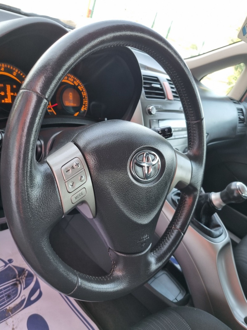Toyota Auris 1, 4 VVT-i BENZIN 97 к.с., снимка 12 - Автомобили и джипове - 46448995