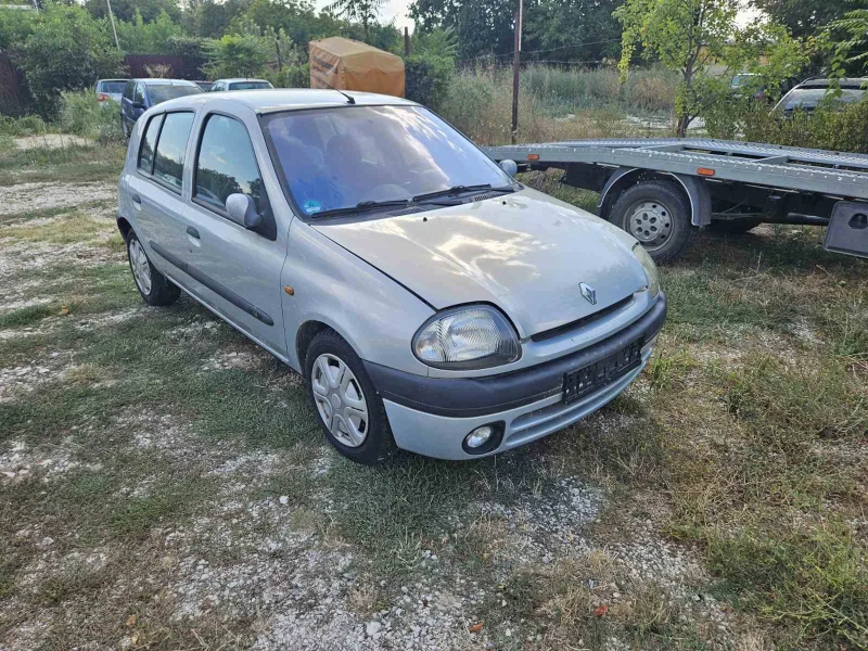 Renault Clio 1.6 90к.с.АВТОМАТ, снимка 1 - Автомобили и джипове - 46994539