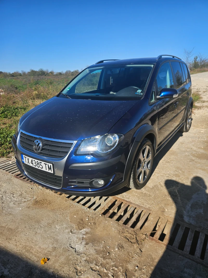 VW Touran CROSS, снимка 1 - Автомобили и джипове - 47117308