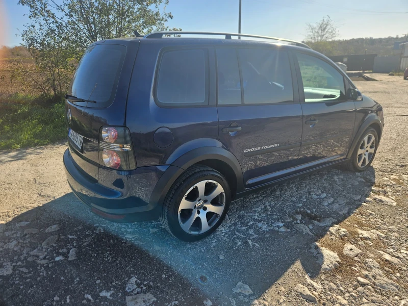 VW Touran CROSS, снимка 5 - Автомобили и джипове - 47117308