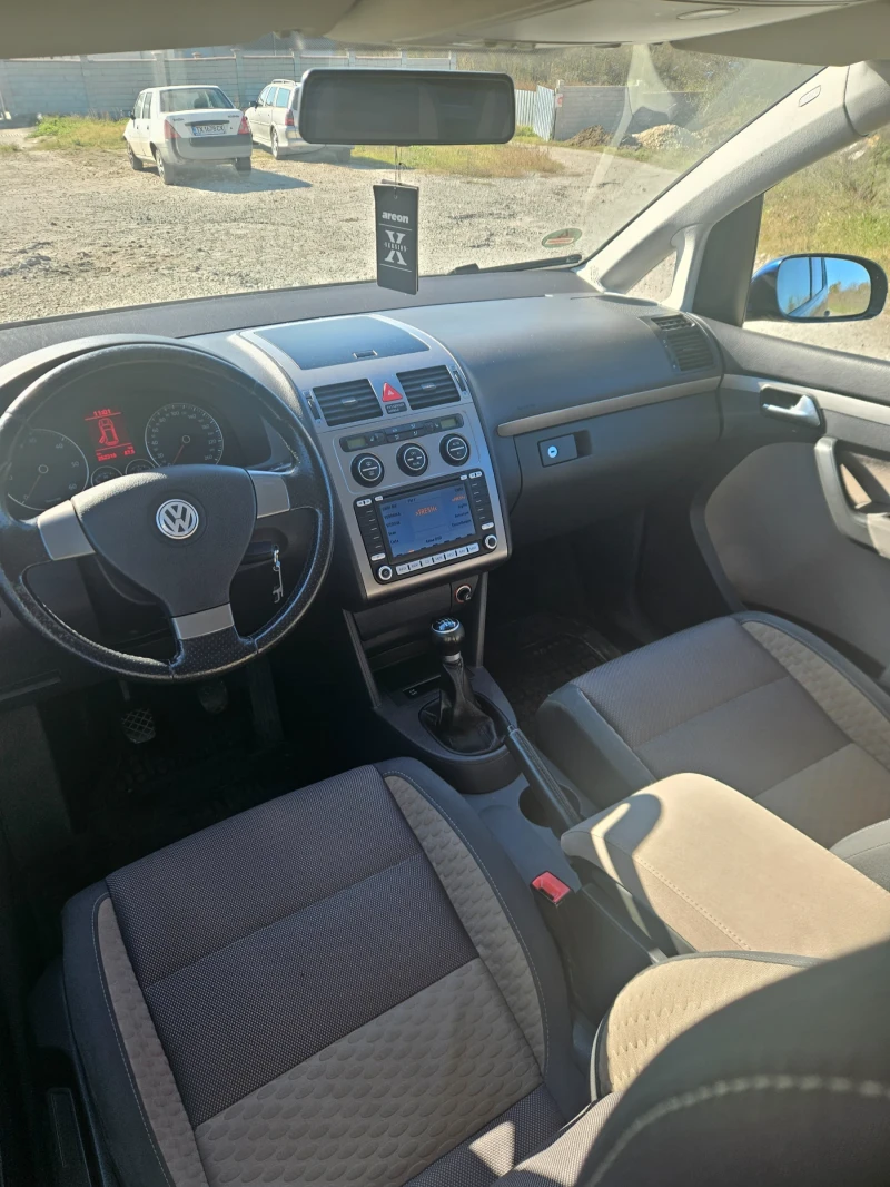 VW Touran CROSS, снимка 9 - Автомобили и джипове - 47117308