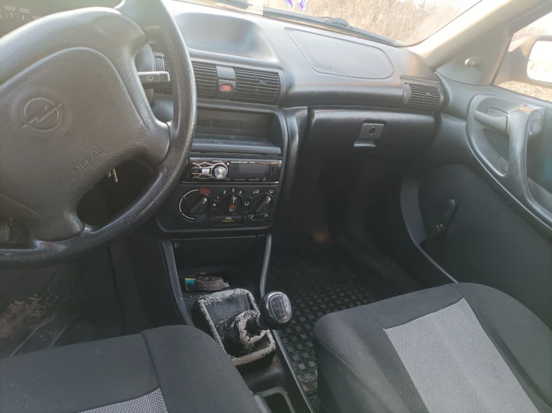 Opel Astra 1.6, снимка 3 - Автомобили и джипове - 48499138