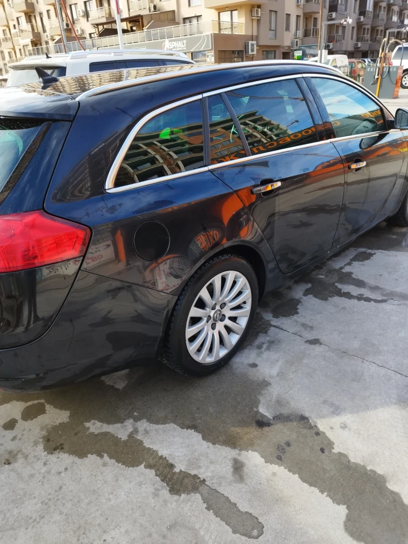 Opel Insignia 2.0 CDTI AUTOMATIK, снимка 2 - Автомобили и джипове - 48570751