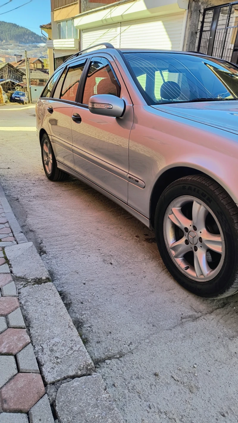 Mercedes-Benz C 220, снимка 15 - Автомобили и джипове - 49012239