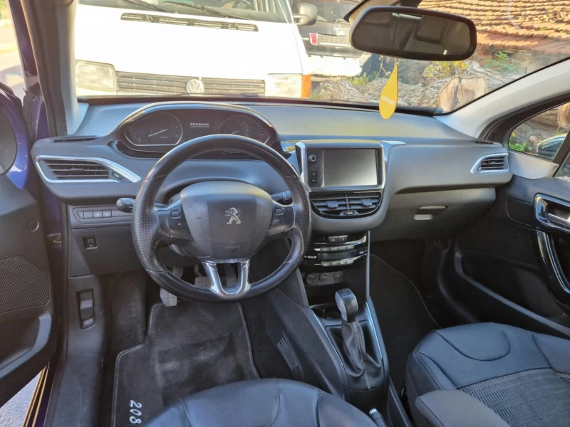 Peugeot 208 1.6 HDI, снимка 9 - Автомобили и джипове - 49341843