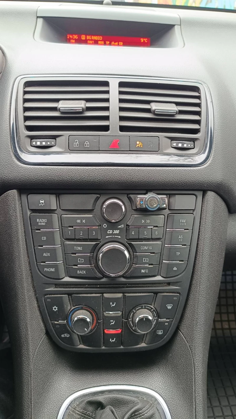 Opel Meriva, снимка 11 - Автомобили и джипове - 52422219