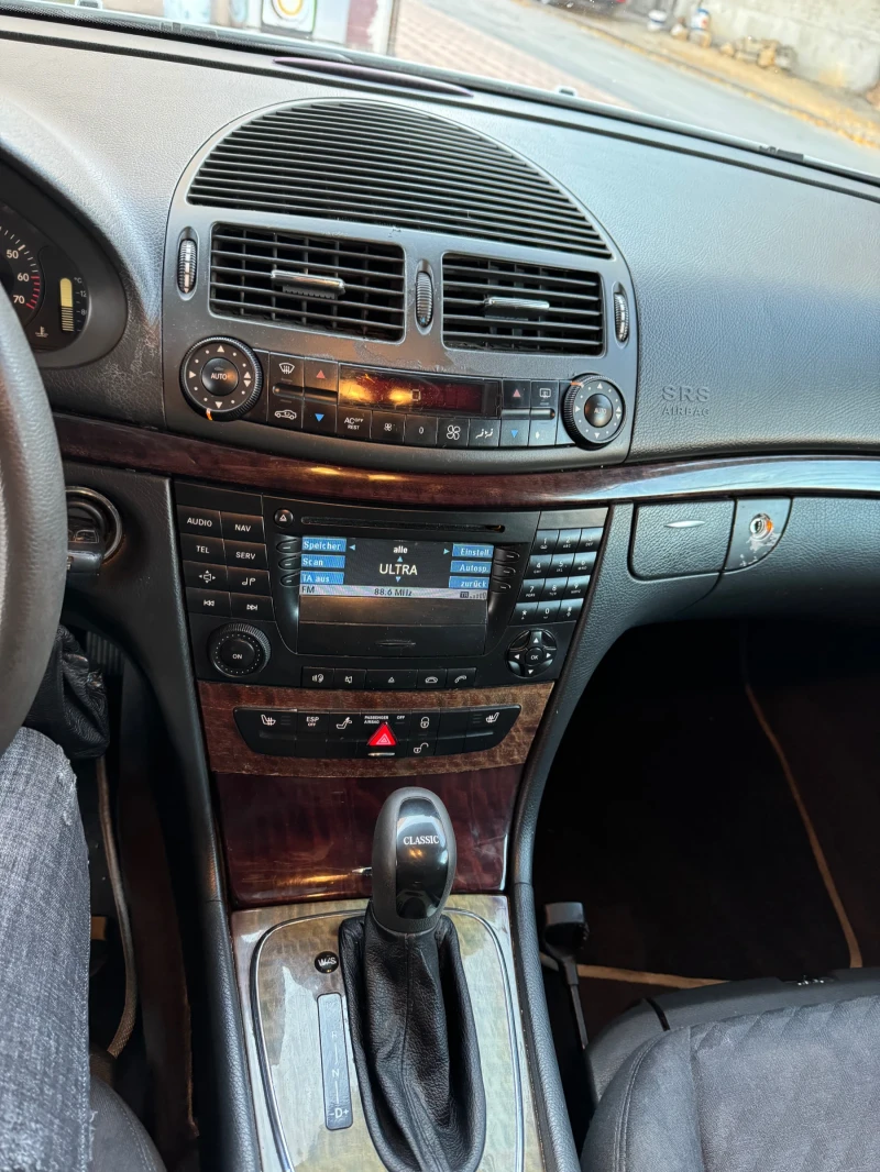 Mercedes-Benz E 240 W211 , снимка 6 - Автомобили и джипове - 52584437