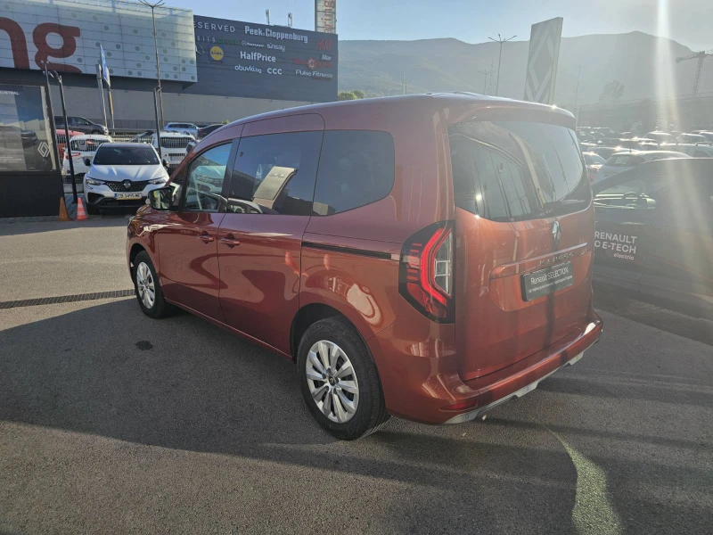 Renault Kangoo 1.3 TCe 130 EDC, снимка 4 - Автомобили и джипове - 51762073