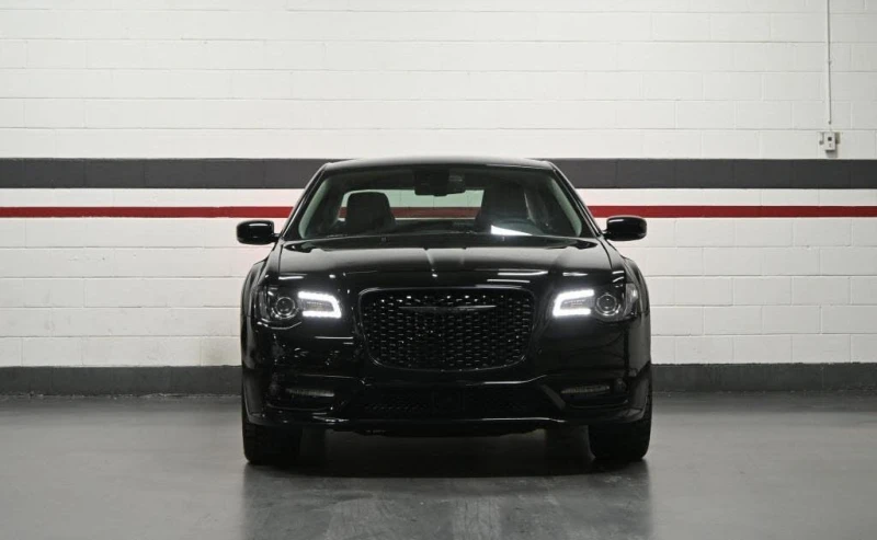 Chrysler 300c Touring L AWD * АвтоКредит* (ЦЕНА ДО БГ), снимка 4 - Автомобили и джипове - 52667106